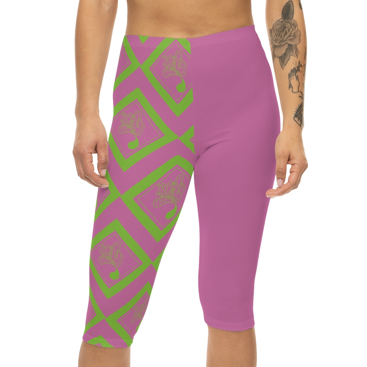 Chic Women’s Capri Leggings, Stylish Activewear, Comfortable Yoga Pants, Trendy Casual Wear, Perfect for Exercise or Lounging