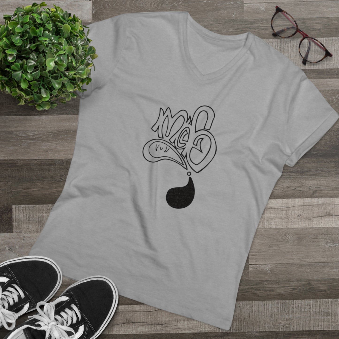Stylish V-Neck Tee with Artistic Design, Casual Men's Fashion, Graphic Shirt for Everyday Wear, Trendy Outfit, Gift for Him
