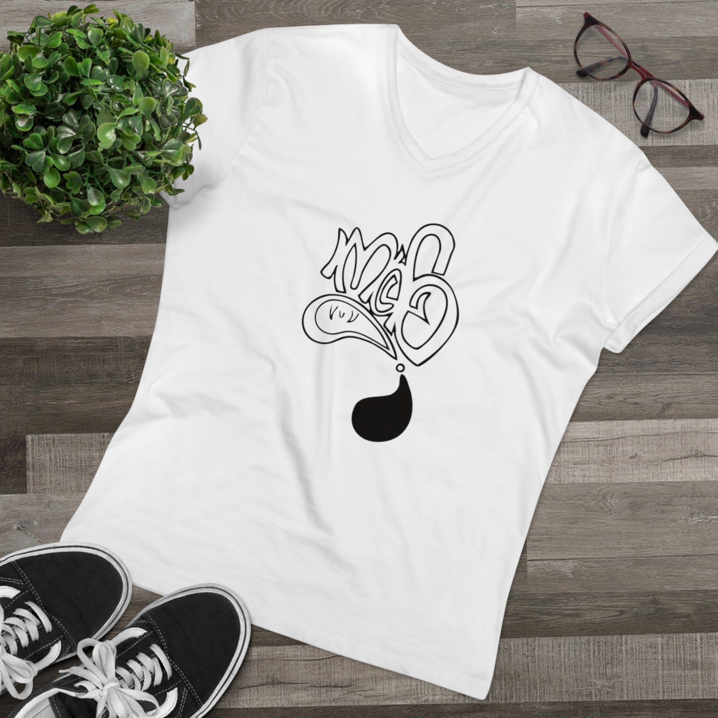 Stylish V-Neck Tee with Artistic Design, Casual Men's Fashion, Graphic Shirt for Everyday Wear, Trendy Outfit, Gift for Him